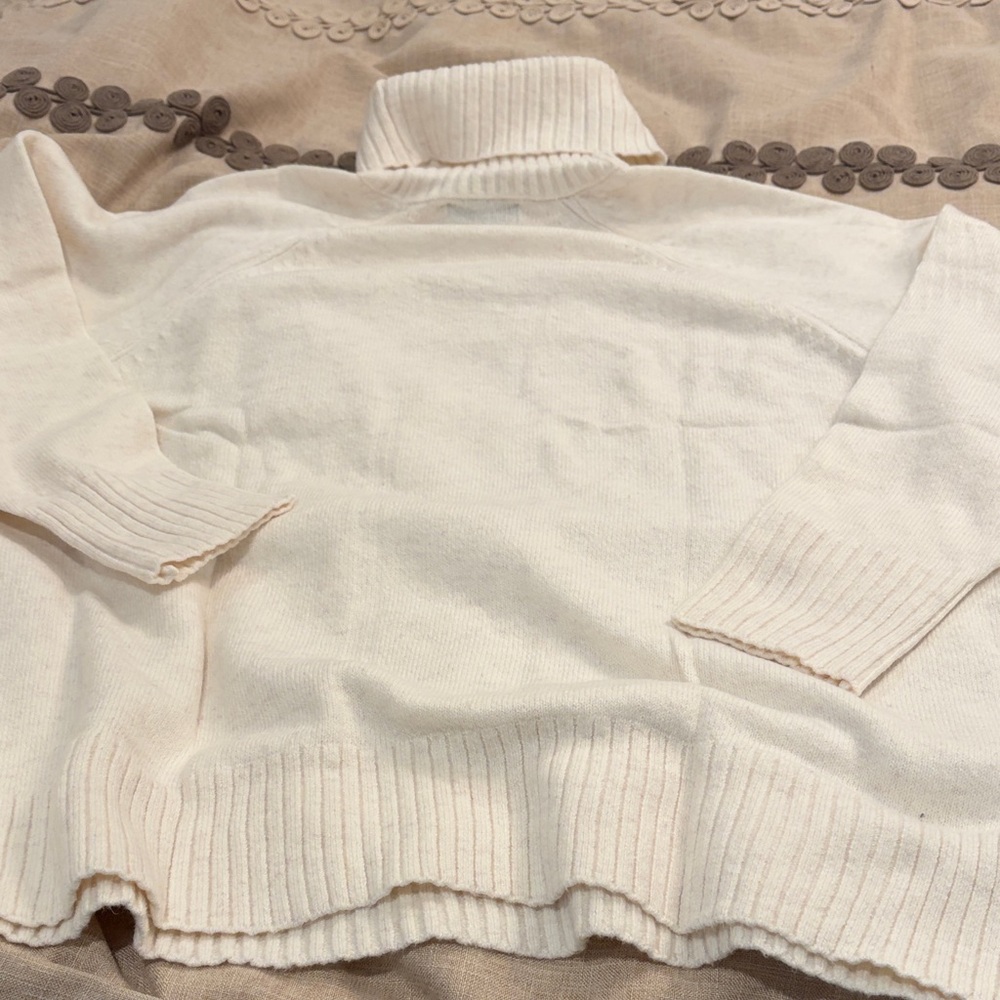 Old Navy Chalk Heather SoSoft Turtleneck Sweater/NWT/XL - Picture 13 of 15